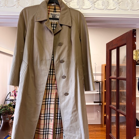 Burberry jacket size small - Picture 3 of 9